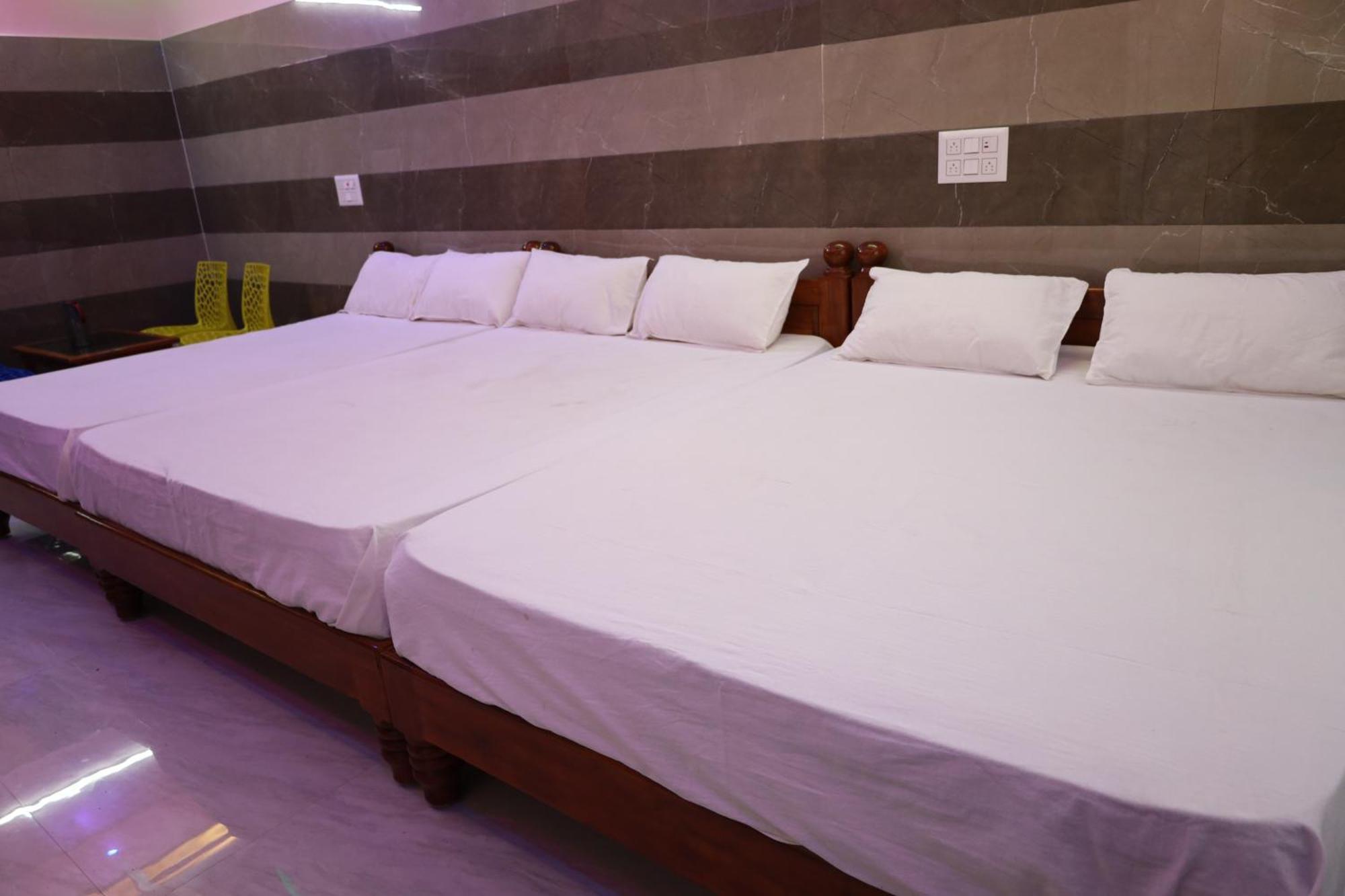 Hotel Rv Residency Wodapatti Esterno foto