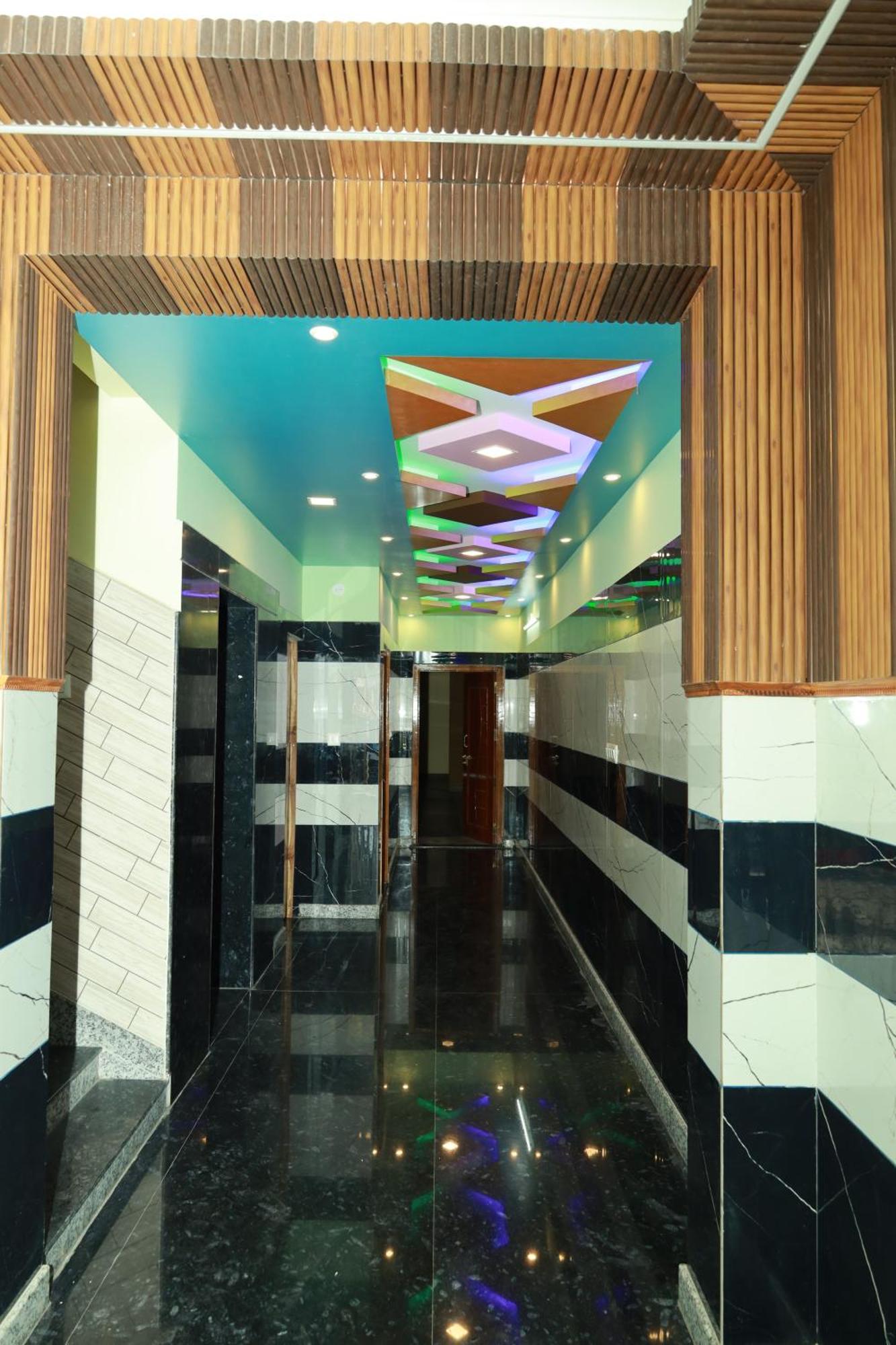 Hotel Rv Residency Wodapatti Esterno foto