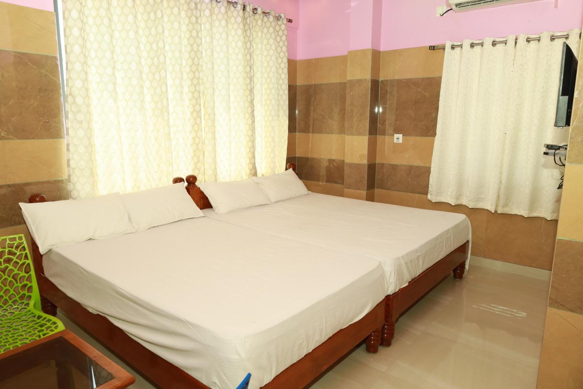 Hotel Rv Residency Wodapatti Esterno foto