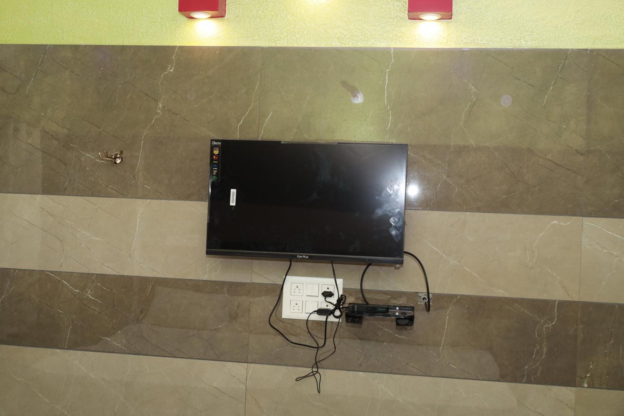 Hotel Rv Residency Wodapatti Esterno foto