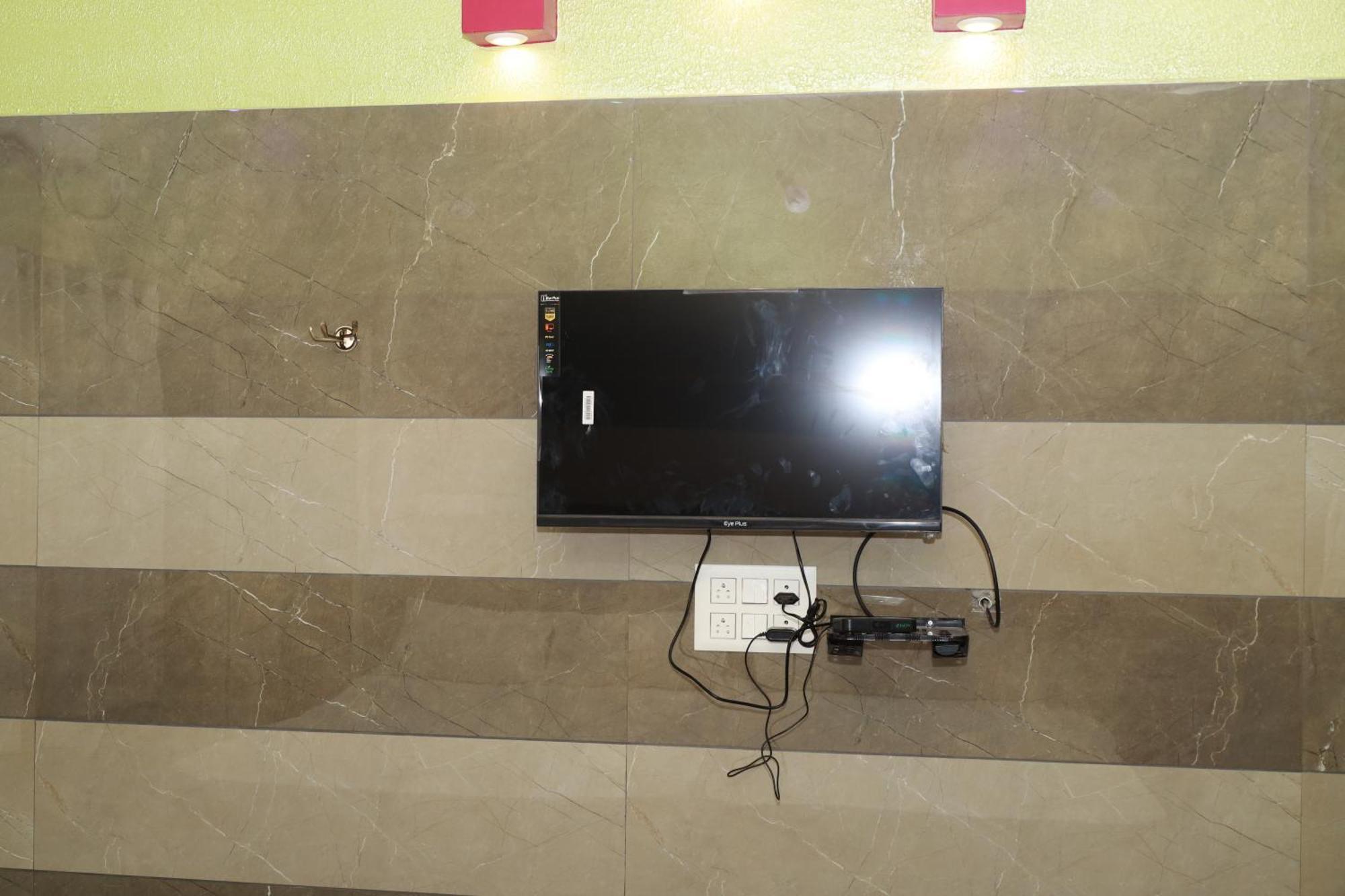 Hotel Rv Residency Wodapatti Esterno foto